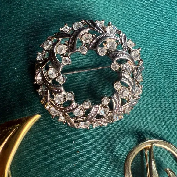Source Unknown‎ Gold and Silver Brooch Collection - Picture 3 of 5